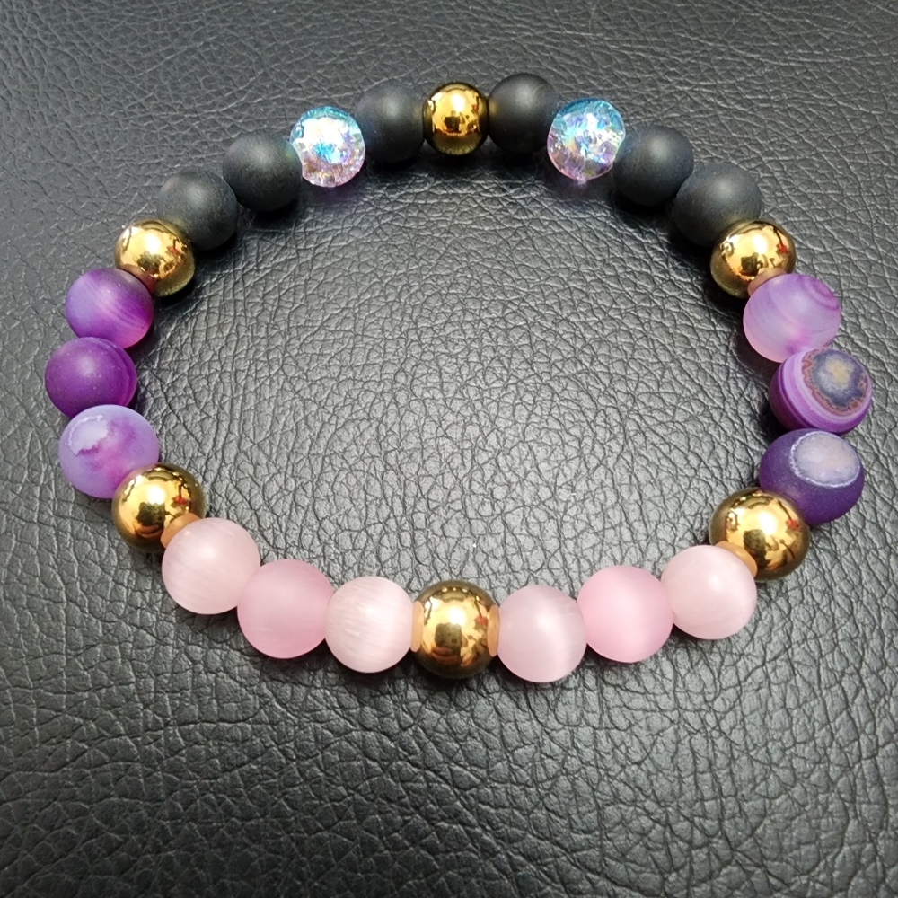 Hand made Bracelet for women with good quality materials.